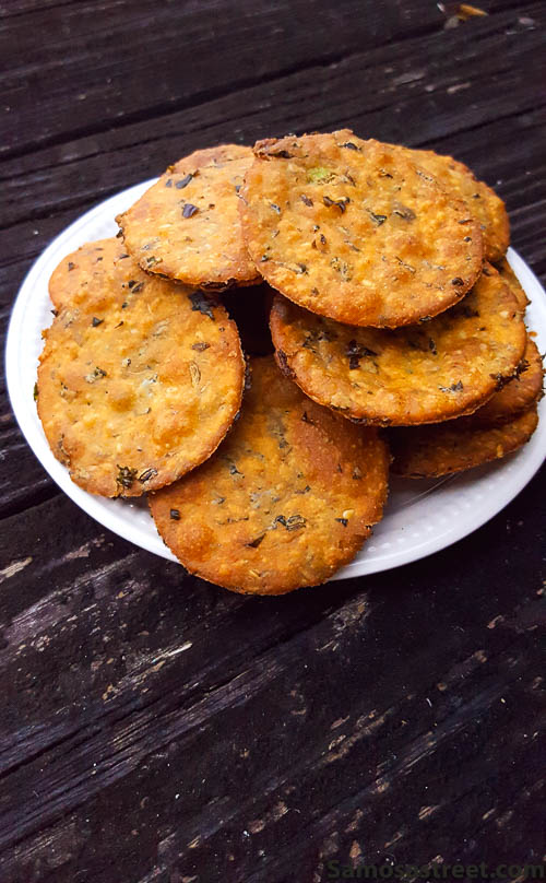 Kale Mathri – Easy Homemade Whole Wheat Kale Crackers